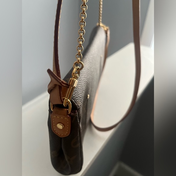 Louis Vuitton Favorite Monogram PM - Picture 3 of 15